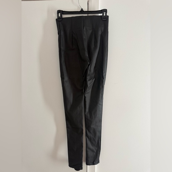 All Things Golden Second Skin Vegan Faux Leather Pant Size XS - Picture 8 of 9